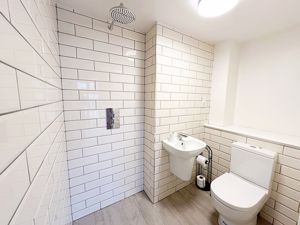 En suite- click for photo gallery